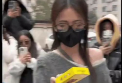 爆料吃瓜真人图片,吃瓜群众捕捉到的真人瞬间